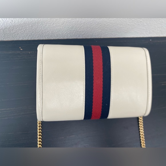 New Gucci Lion Crossbody - Picture 4 of 4